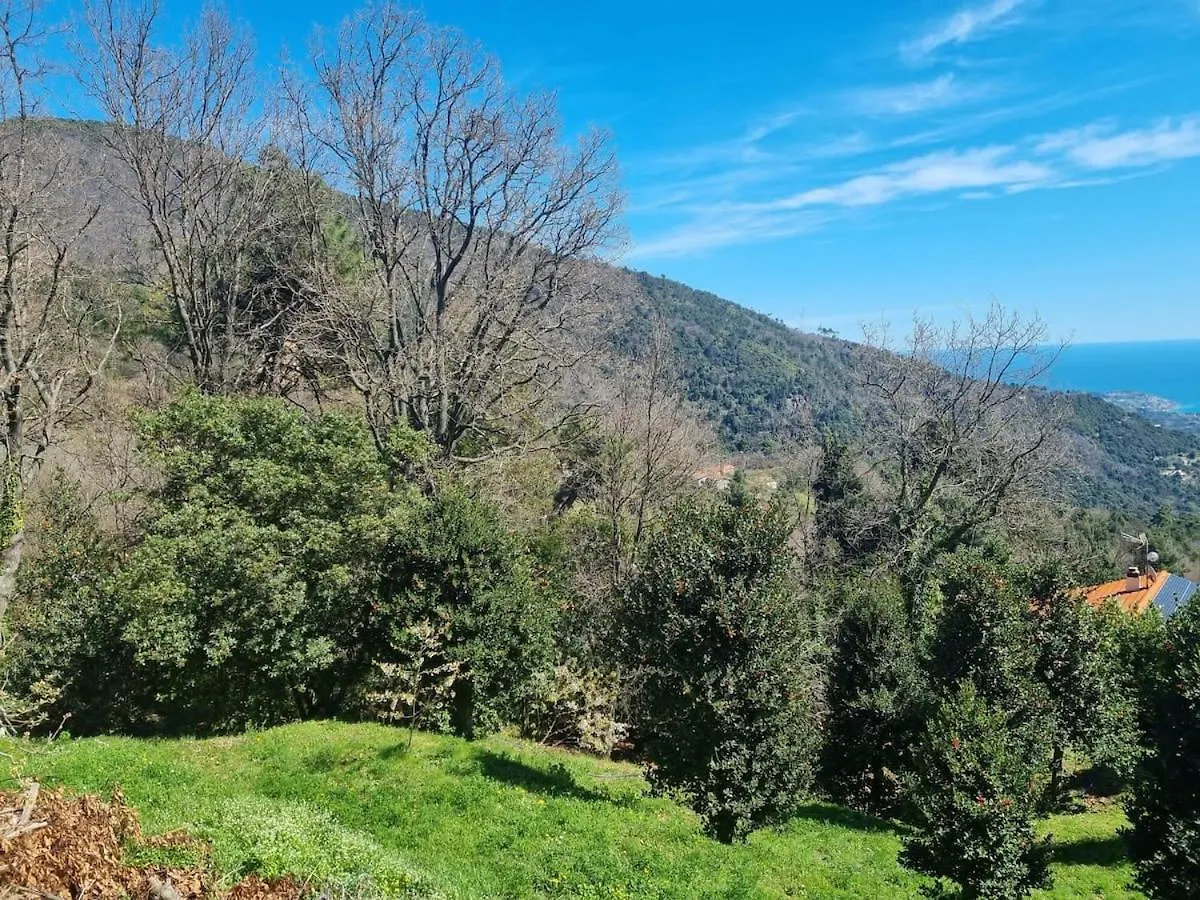 Tra Il Mare E I Monti Villa San Remo 0*,