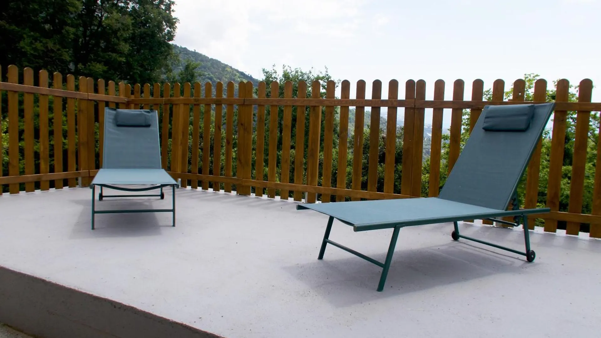Tra Il Mare E I Monti Villa San Remo Nyaraló