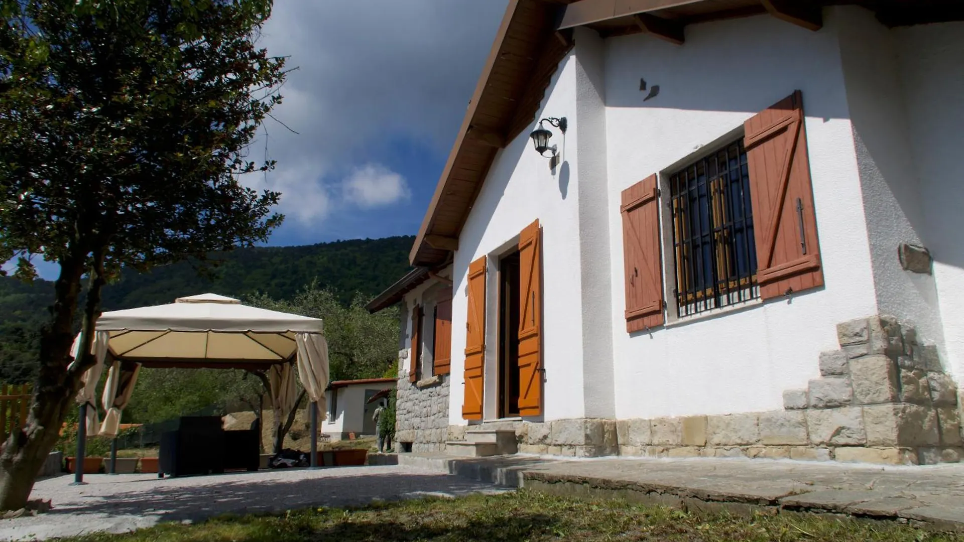 Tra Il Mare E I Monti Vila Sanremo Casa de Férias