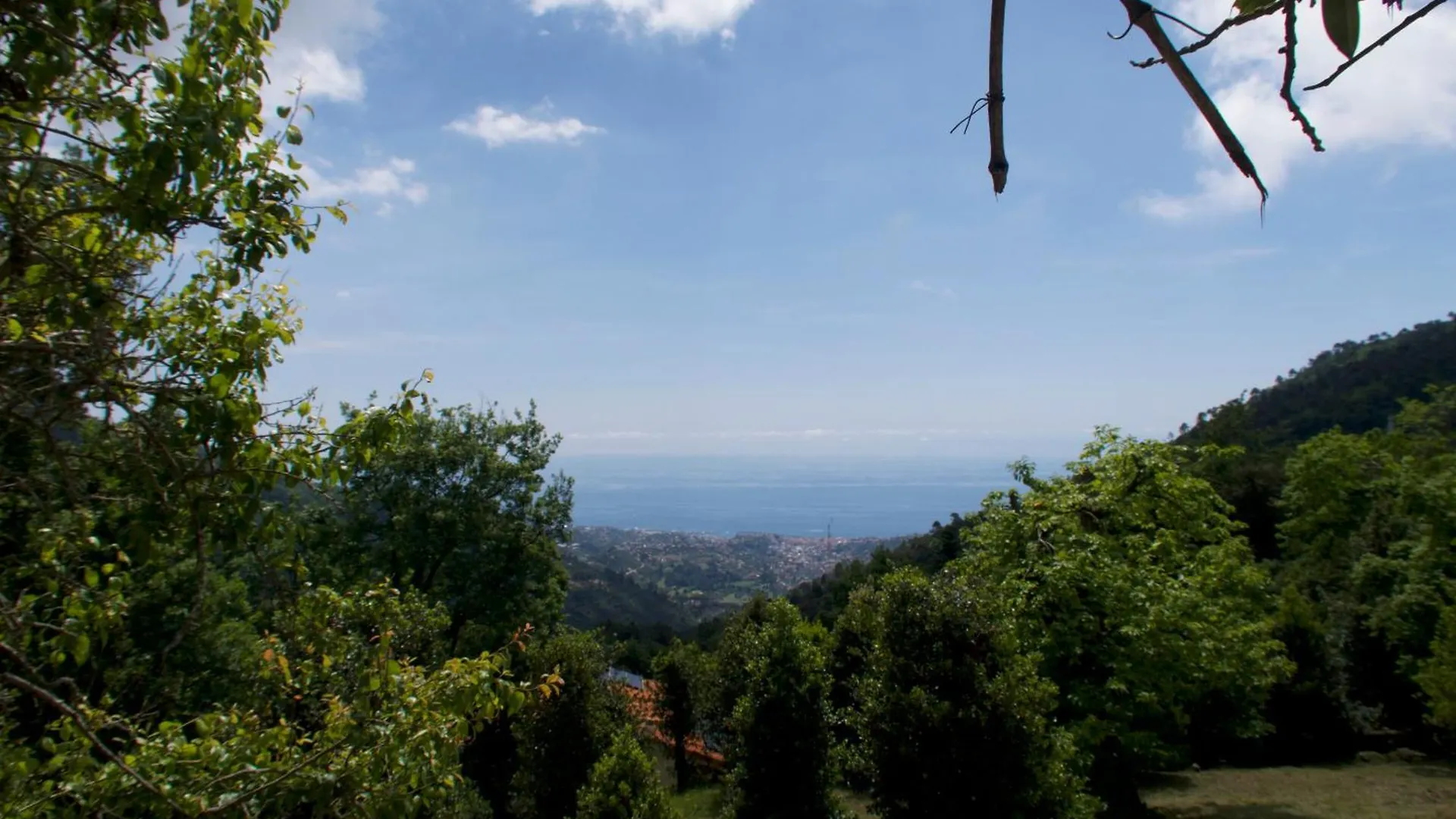Tra Il Mare E I Monti Vila Sanremo 0*,  Itália